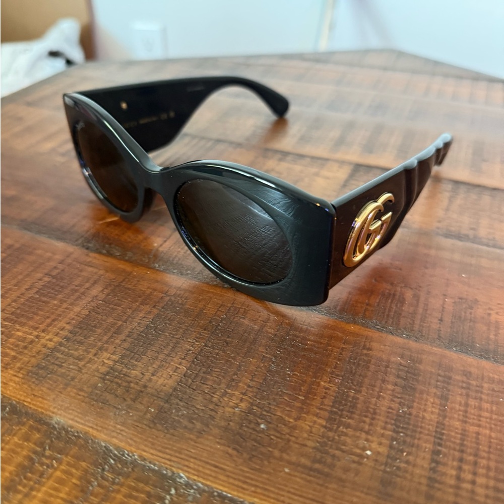 Gucci Black Sunglasses with GG Logo